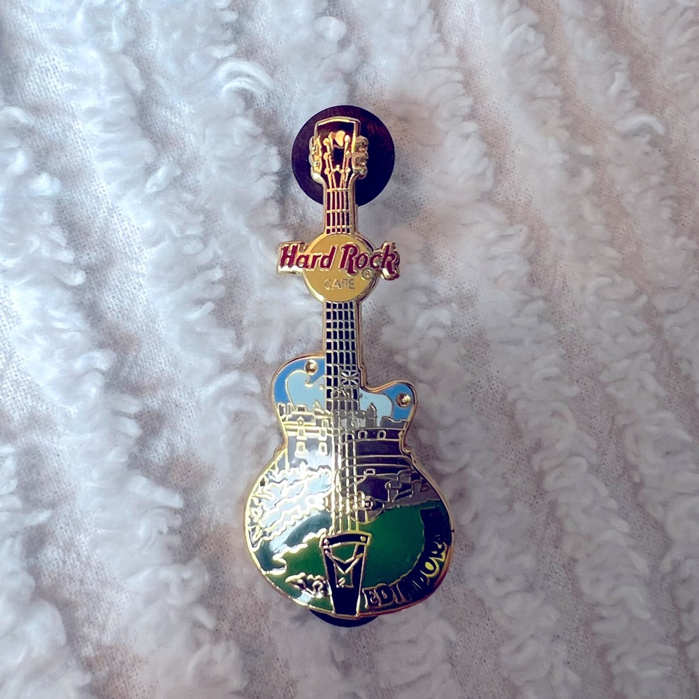 Hard Rock Cafe pin Edinburgh mint condition